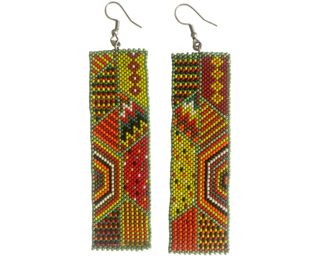 Geometrikus Fülbevaló Zöld Kilim fehér háttéren