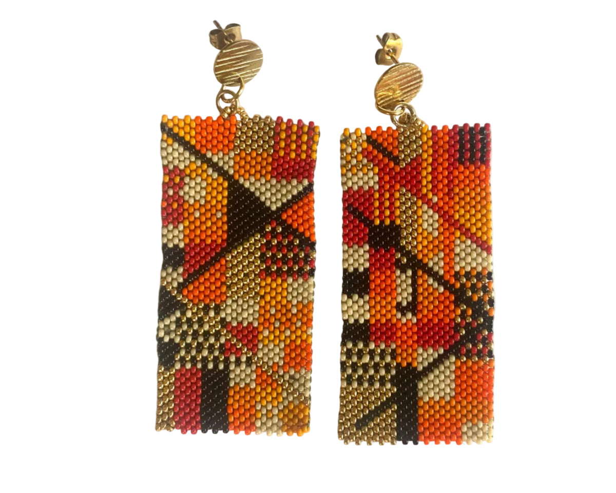 Geometrikus Fülbevaló Napnyugta kő háttéren